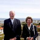 Kong Harald og Dronning Sonja under besøket til Fedje (Foto: Knut Falch, Scanpix)